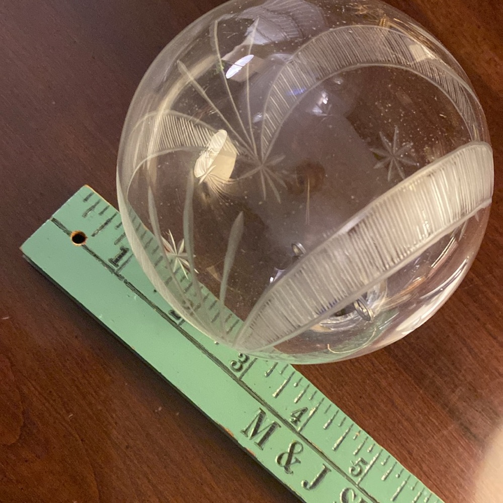 💐 Antique Etched Clear Glass Holiday Ornaments - Picture 6 of 7